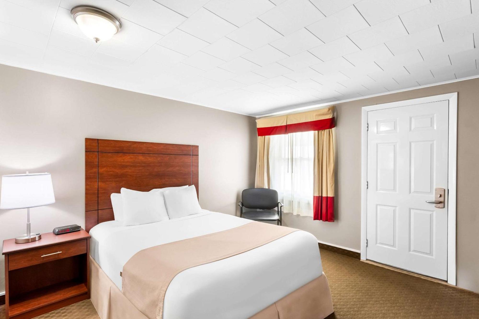 Rodeway Inn ゴーラム エクステリア 写真