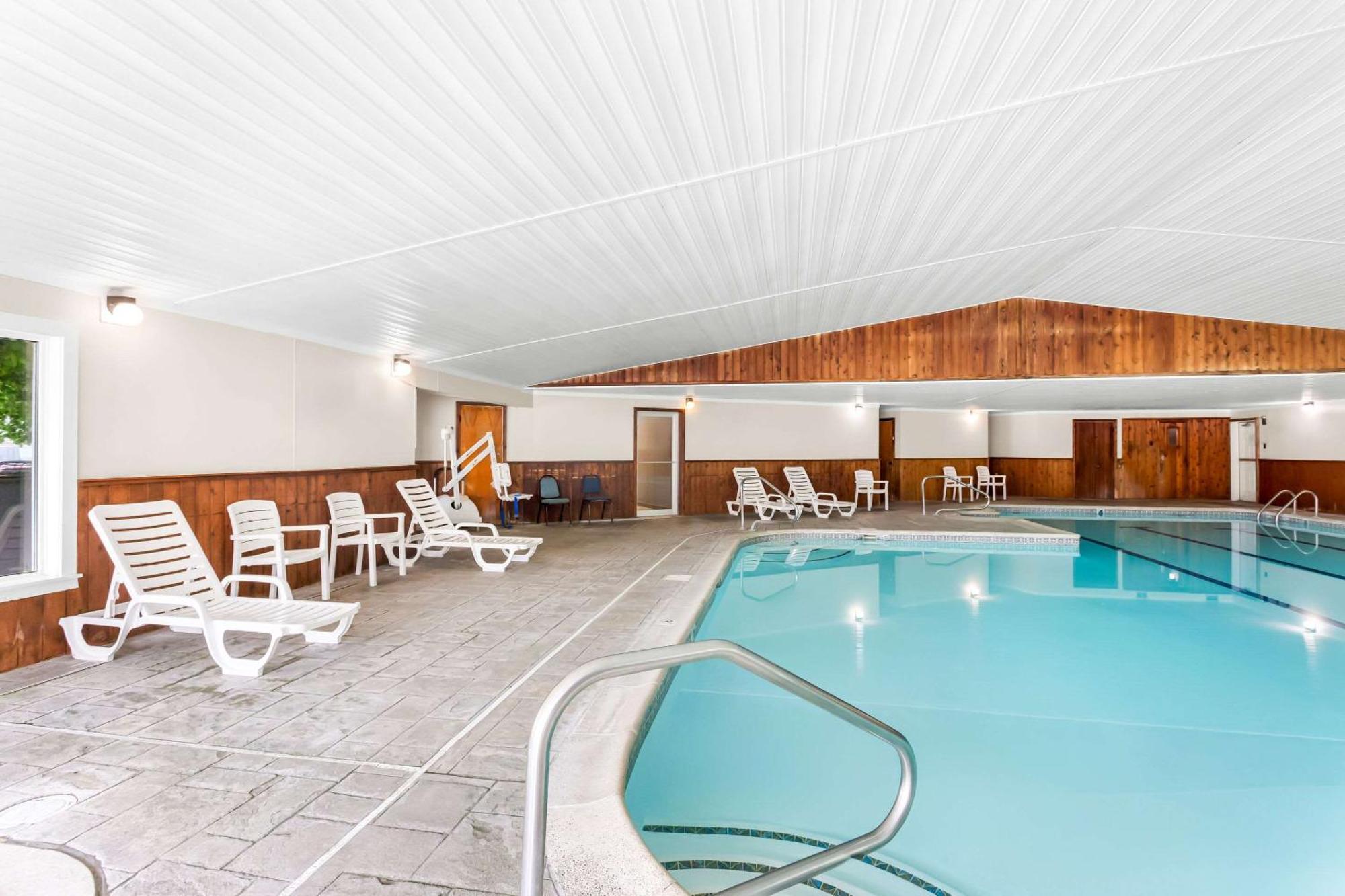 Rodeway Inn ゴーラム エクステリア 写真