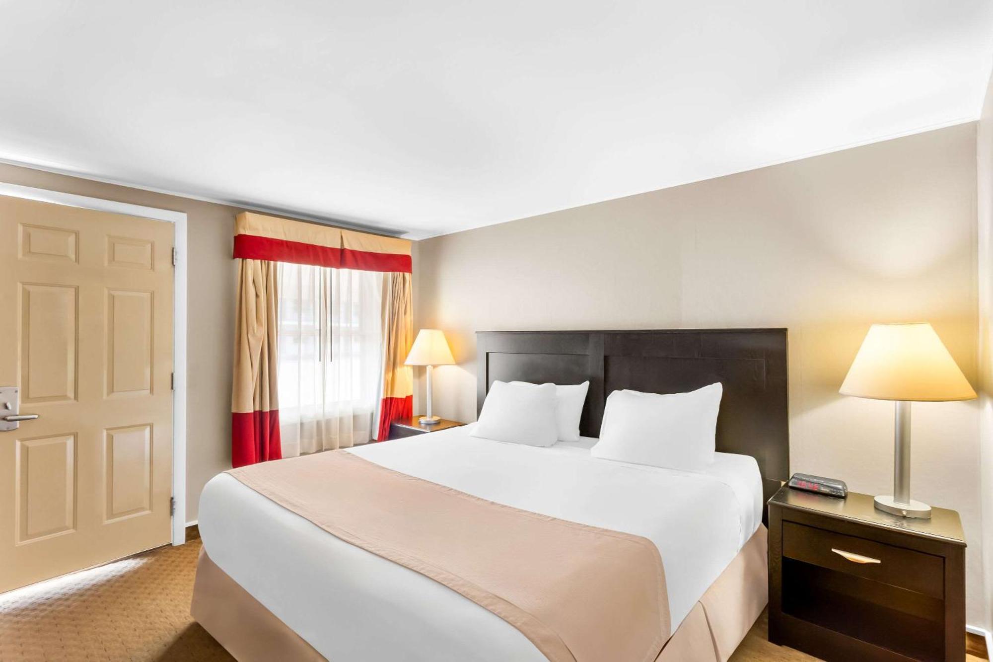 Rodeway Inn ゴーラム エクステリア 写真
